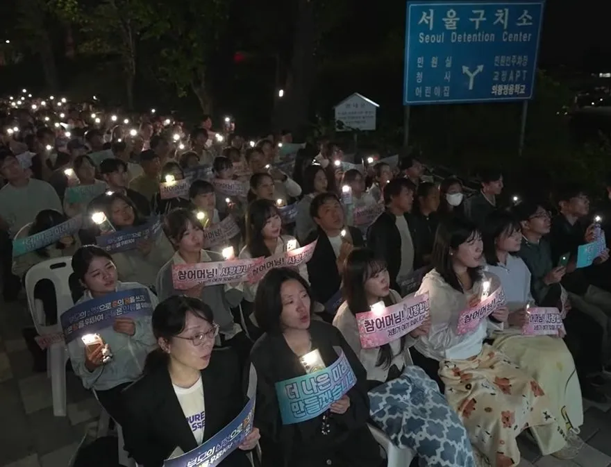 Praying with tears for Mother Han
